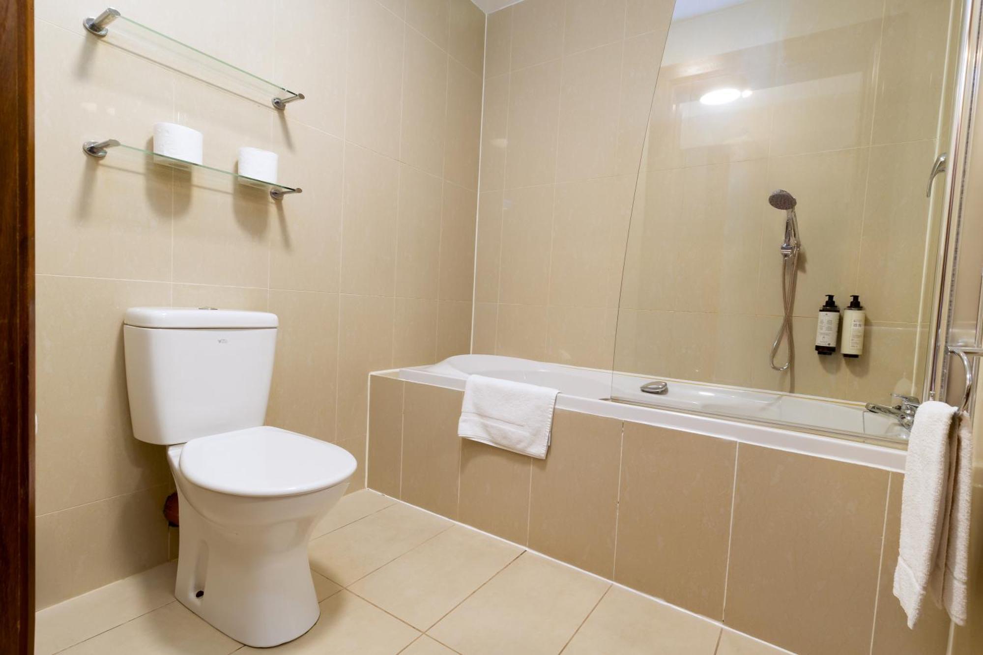 Tur An Tsaile - Galway Lakeside Apartments מראה חיצוני תמונה