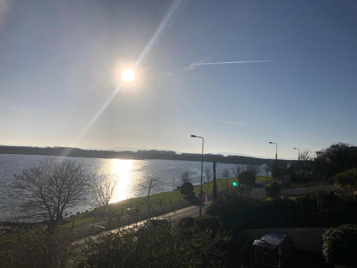 Tur An Tsaile - Galway Lakeside Apartments מראה חיצוני תמונה